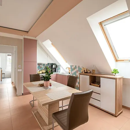 Roze Blue Design *