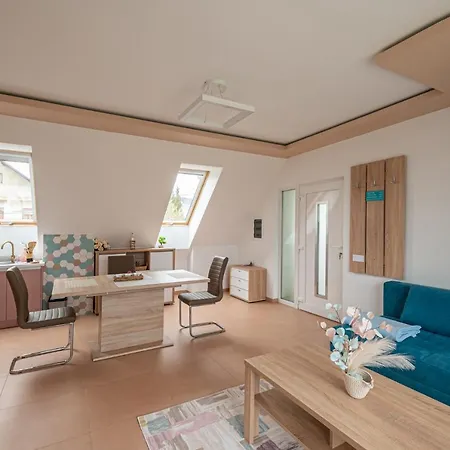 Roze Blue Design דירה שצ'ופק